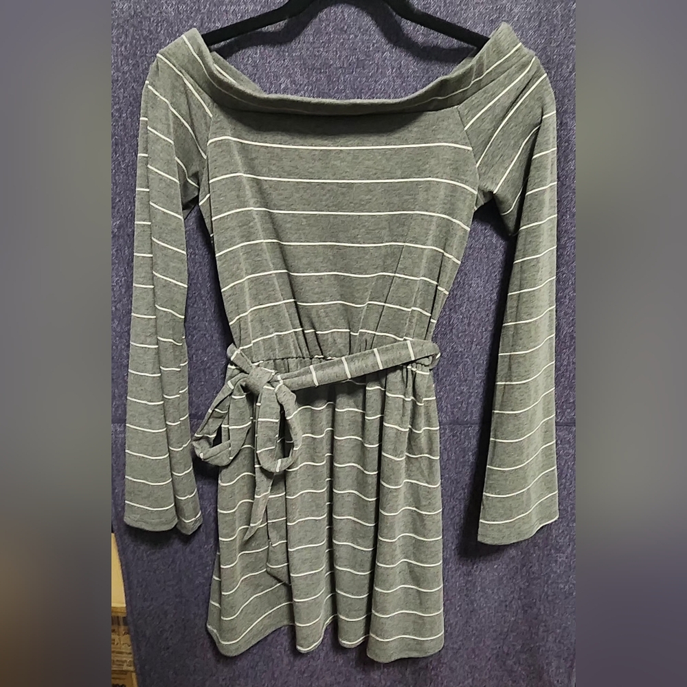 Emory Park Gray Striped Long Sleeve Dress